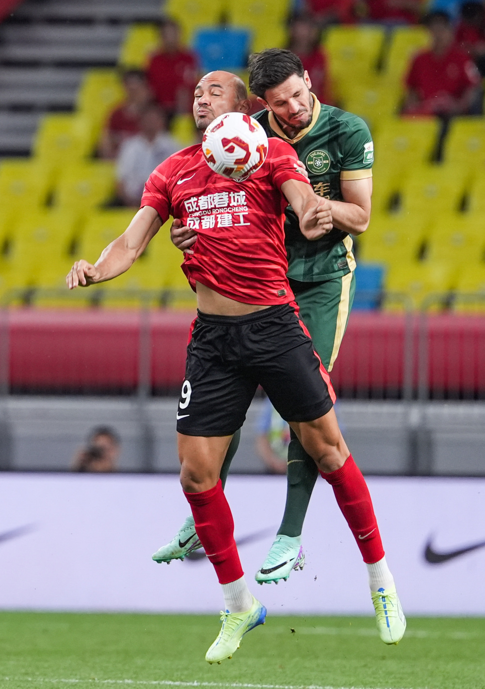 他保持了高 他保持了高