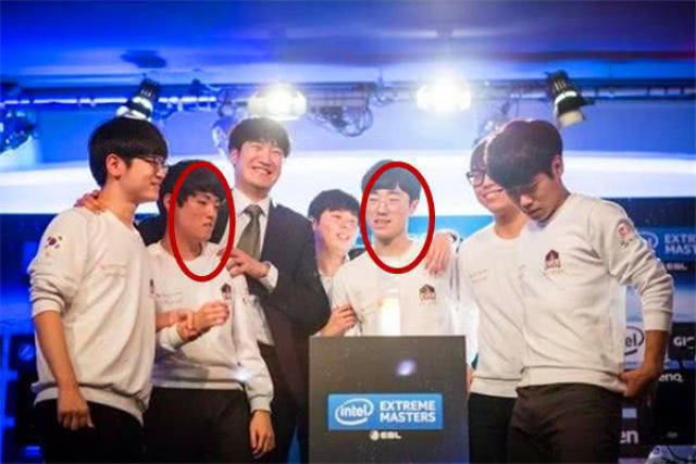 关注官方F 关注官方F